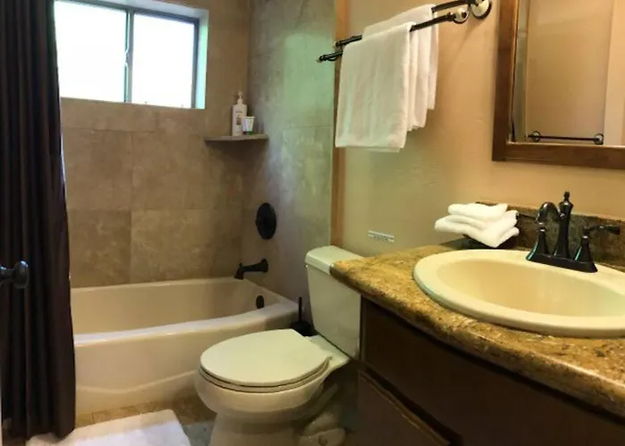 Mountain View 1 Bedroom Apartment, Unit B, Private Entrance Apartment *