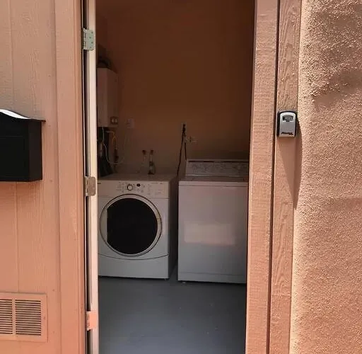 Mountain View 1 Bedroom Apartment, Unit B, Private Entrance Apartment Sedona
